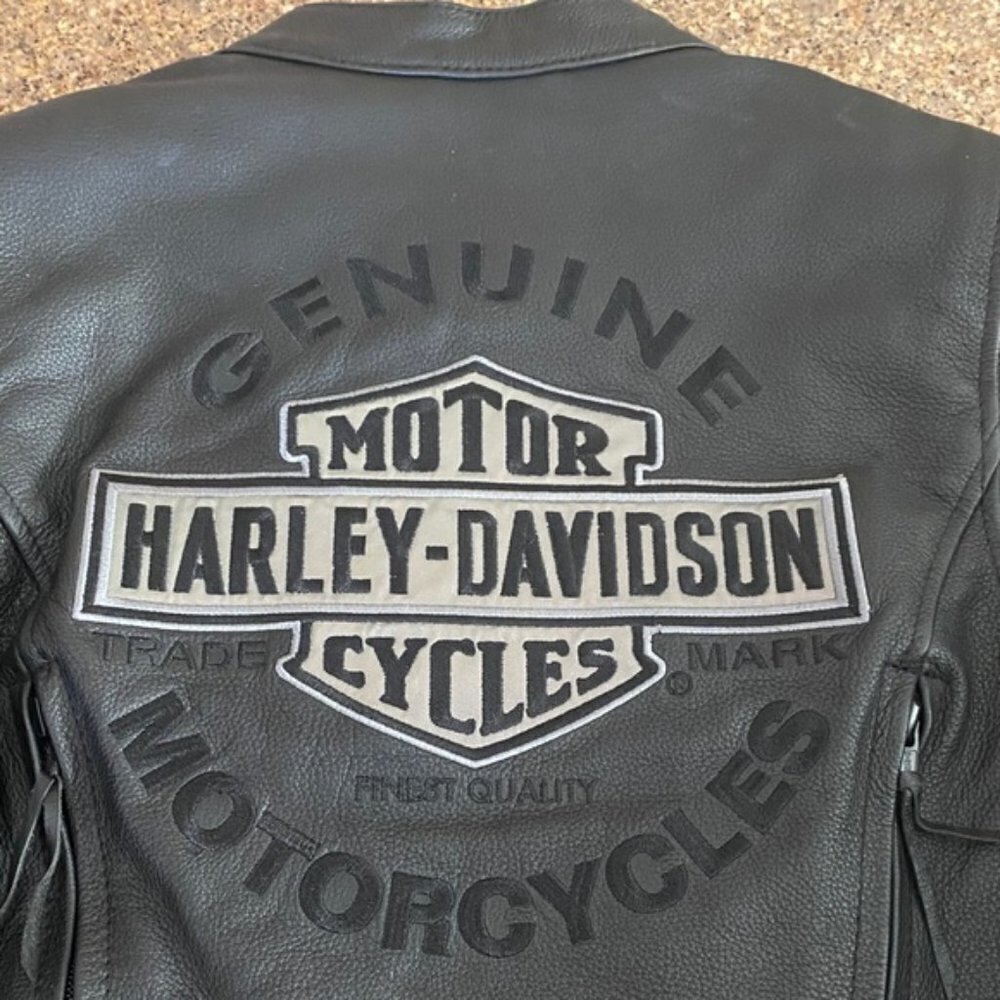 Authentic Harley Davidson Miss Enthusiast Black Leather Jacket Medium EUC - Picture 3 of 7